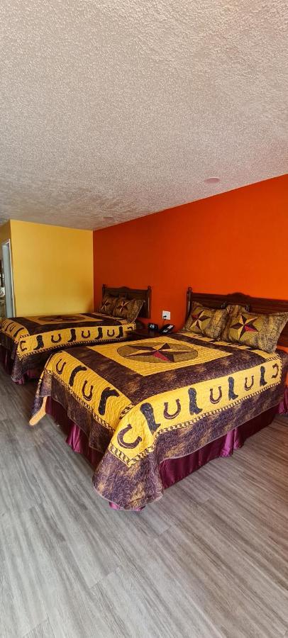 Chaparral Motel Hallettsville Extérieur photo