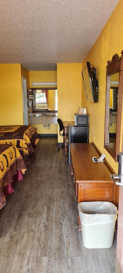 Chaparral Motel Hallettsville Extérieur photo