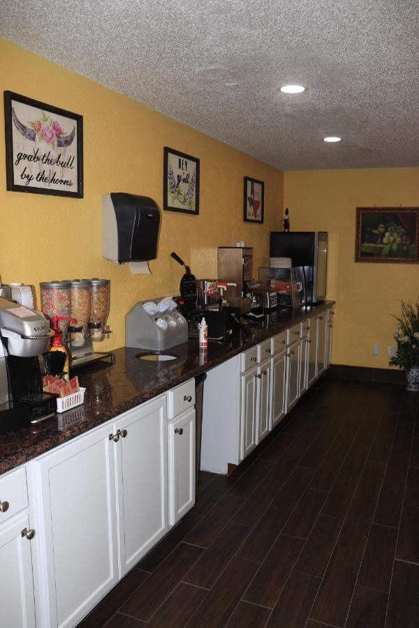 Chaparral Motel Hallettsville Extérieur photo
