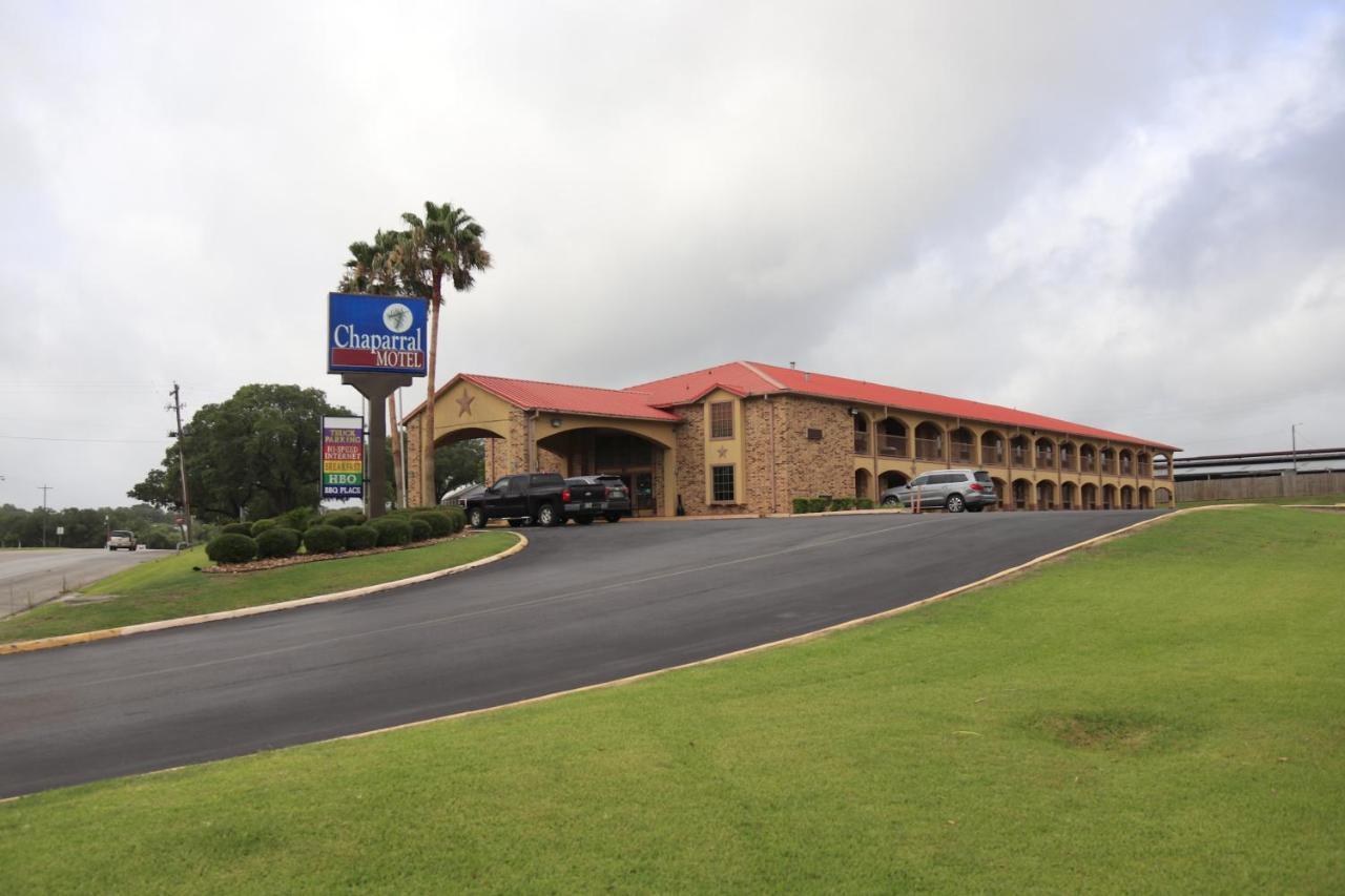 Chaparral Motel Hallettsville Extérieur photo